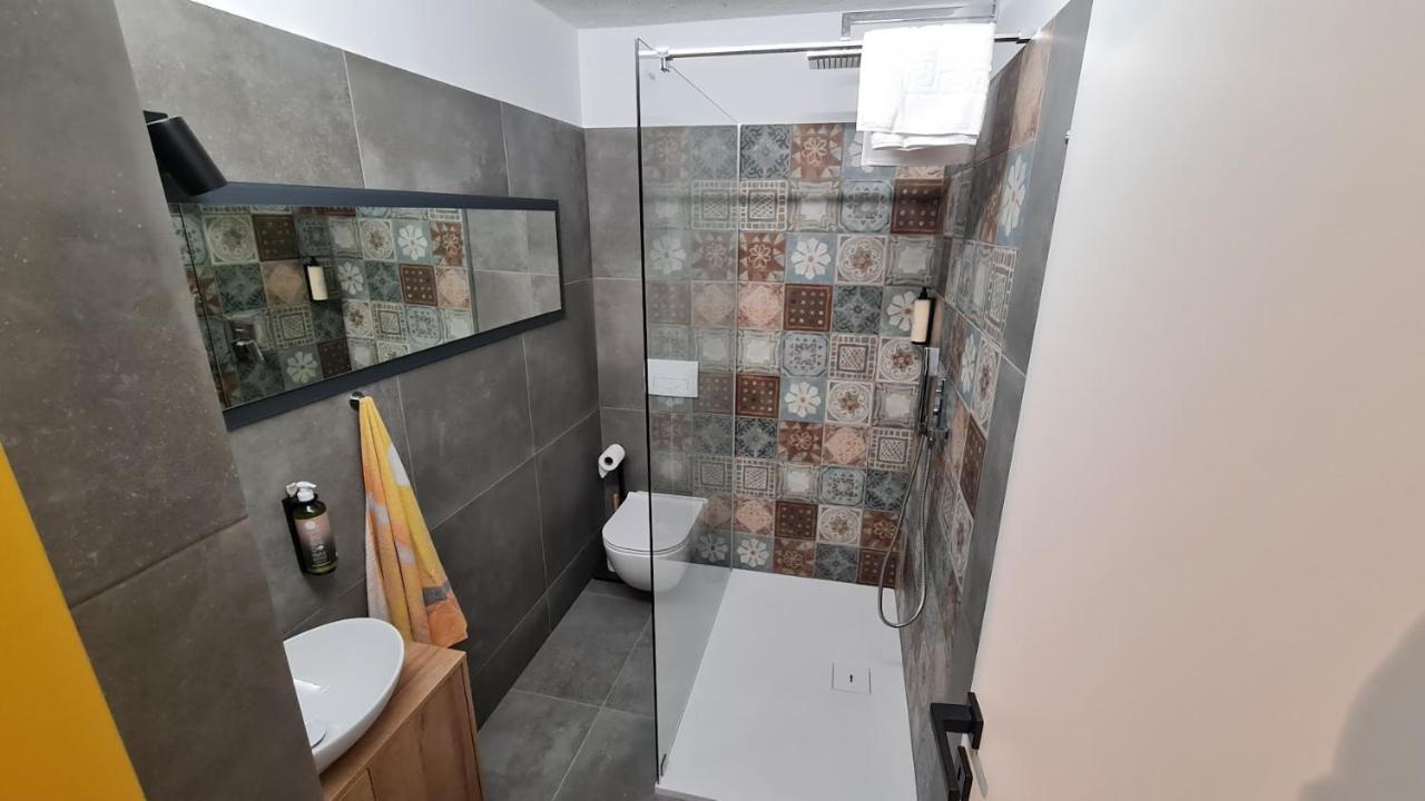 Ferienwohnung Hisa Kapis With Hot Tube Koper Exterior foto