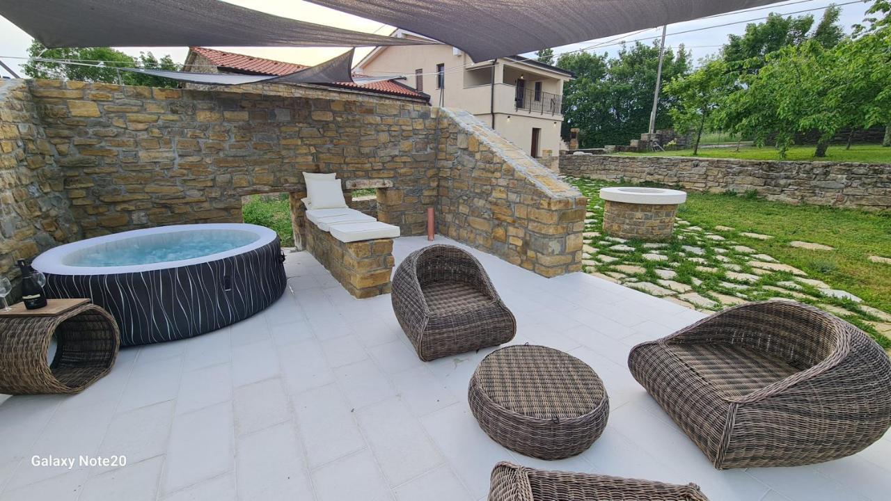 Ferienwohnung Hisa Kapis With Hot Tube Koper Exterior foto