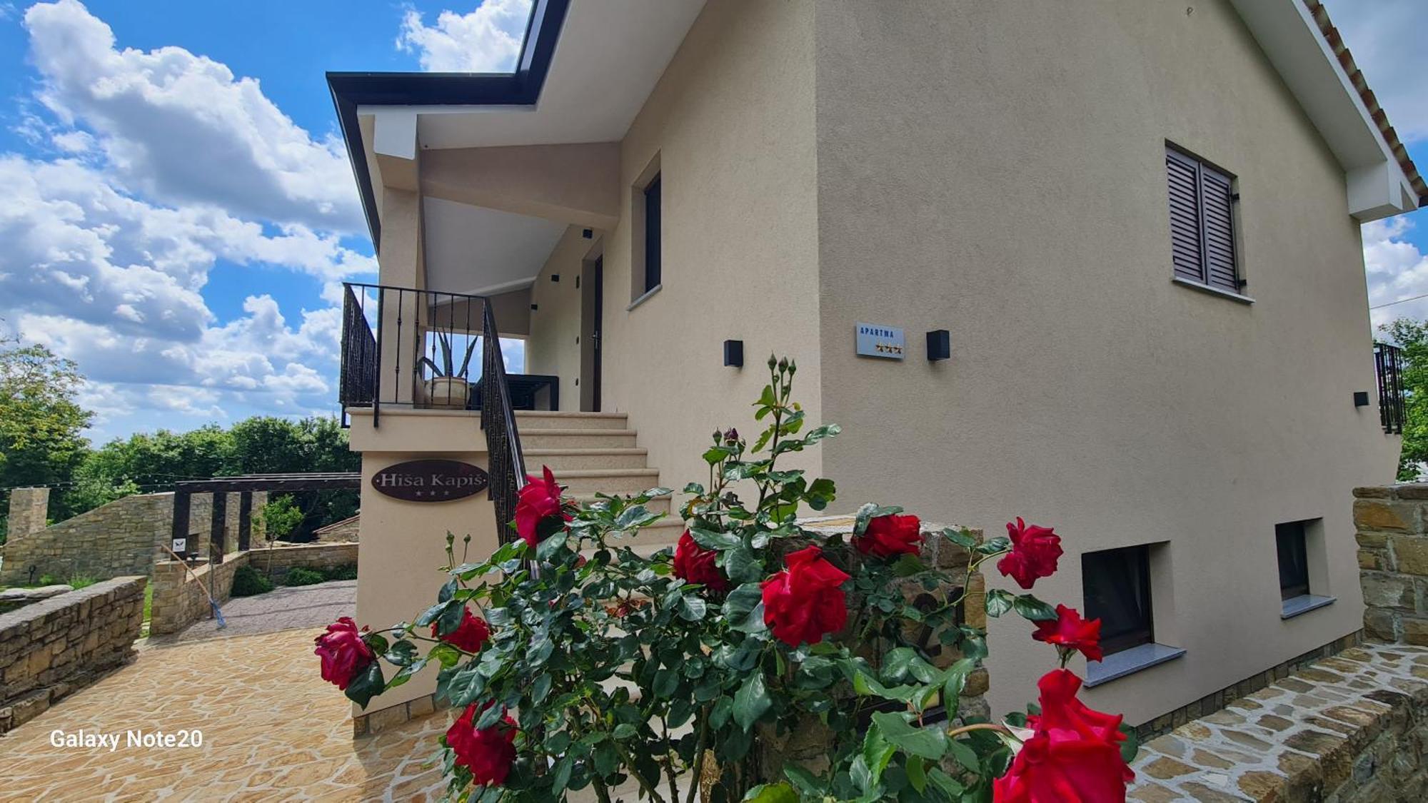 Ferienwohnung Hisa Kapis With Hot Tube Koper Exterior foto